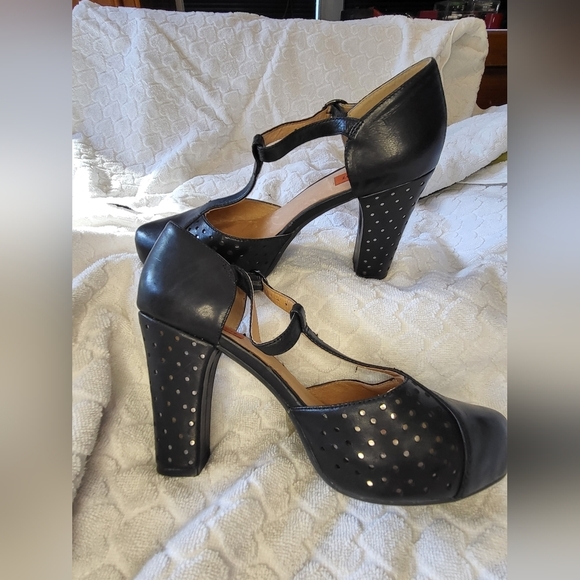 Miz Mooz Shoes - Miz Mooz Fancy Leather T Strap Heel